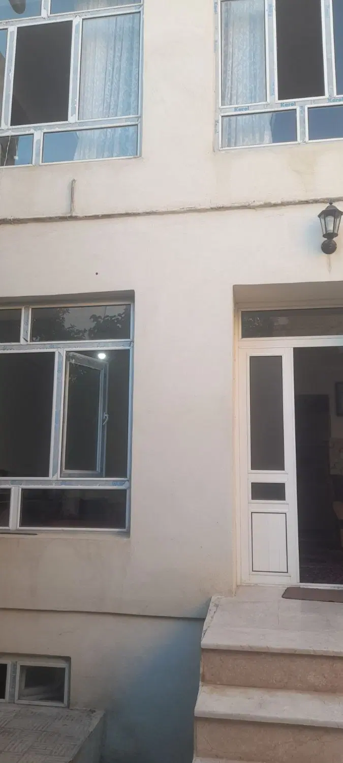 فروش حیاط بزرگ ومشجر ۳۰۰متری
