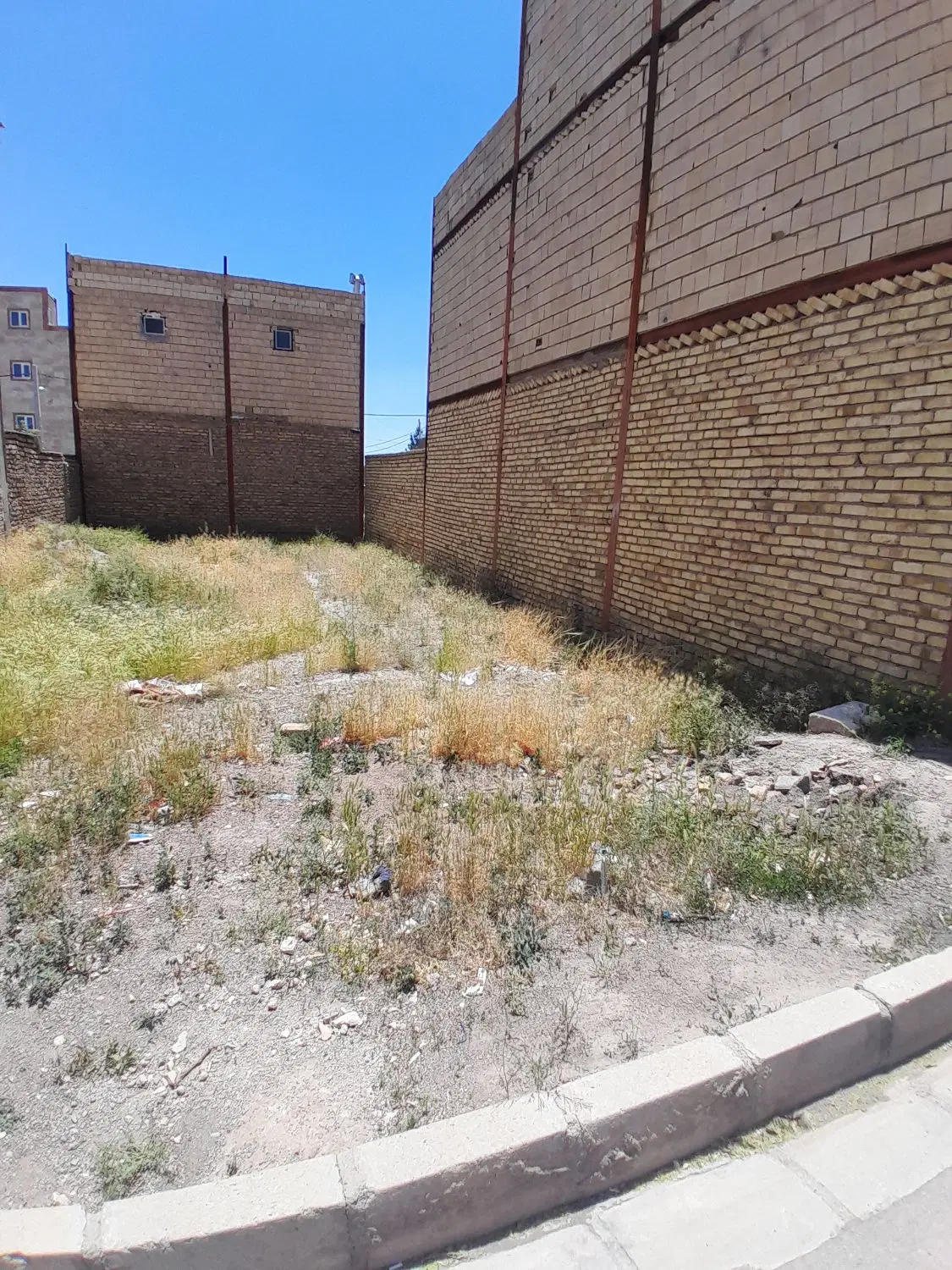 زمین مسکونی۱۱۵ ناصراباد