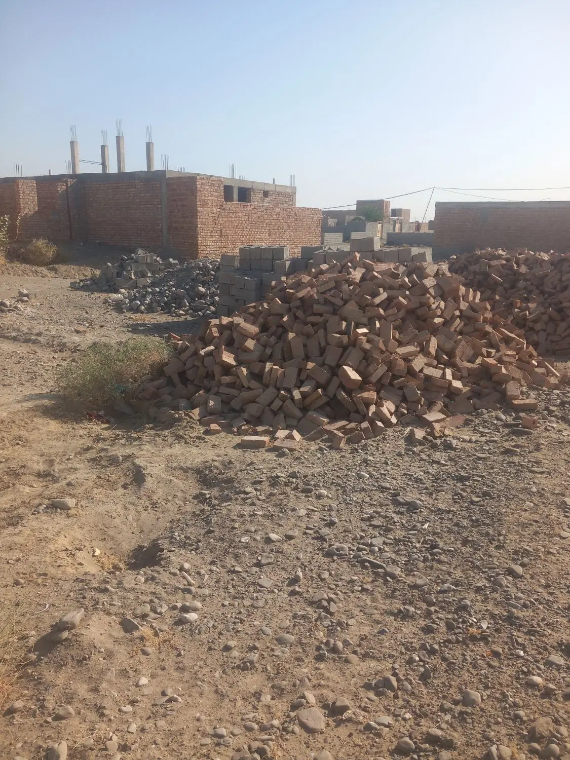 زمین فروشی