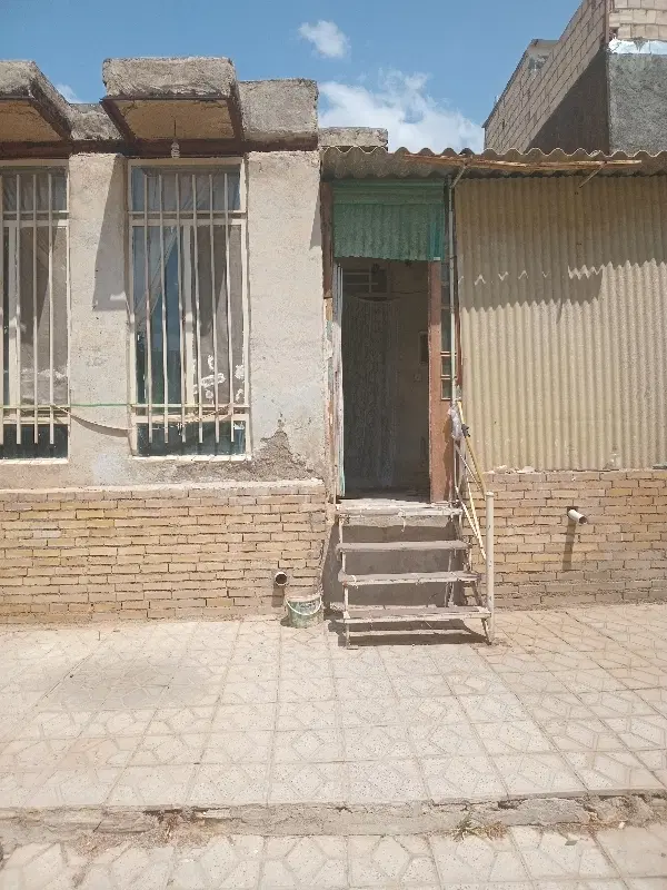 خانه ی ویلایی به فروش میرسد
