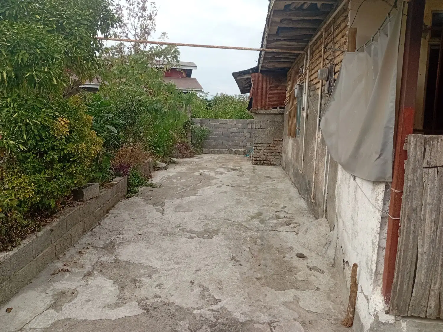 ویلا ۳۰۰ متری لنگرود اطاقور