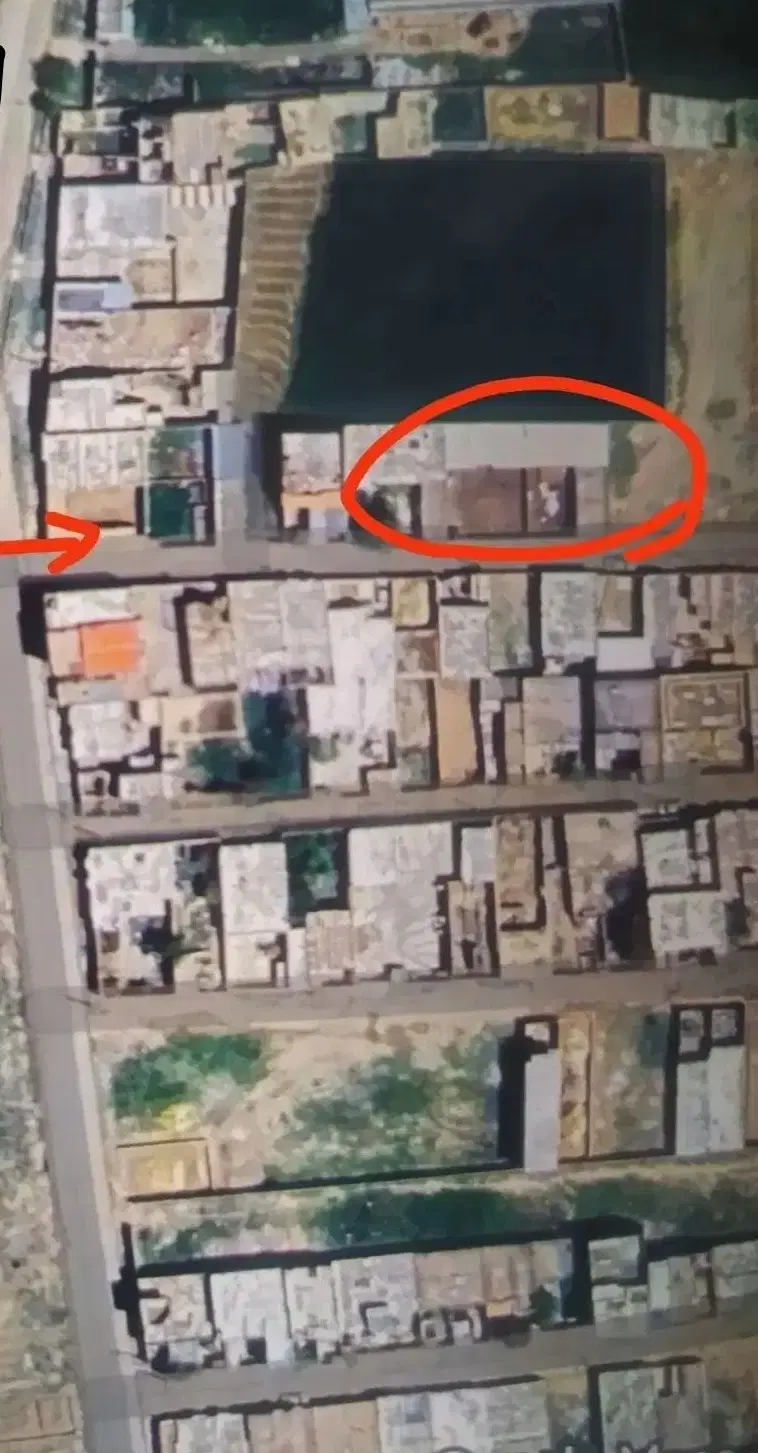 زمین ۲۰۰ متری