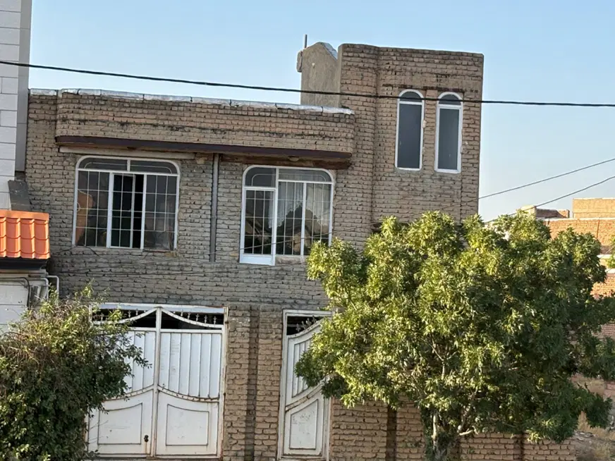 خانه مسکونی دو طبقه