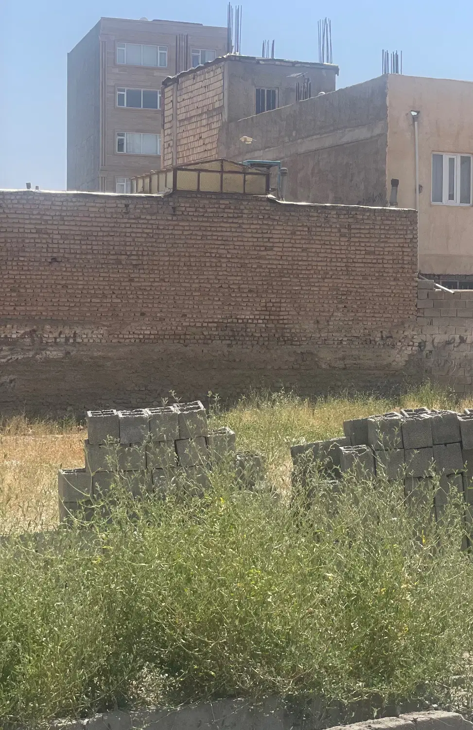 زمین داخل شهر