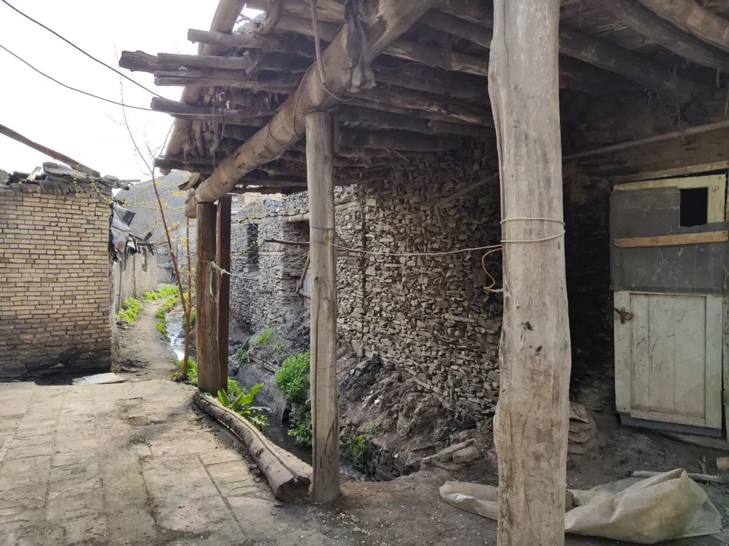 روستای زشک، 40 متر، دوطبقه، کلنگی