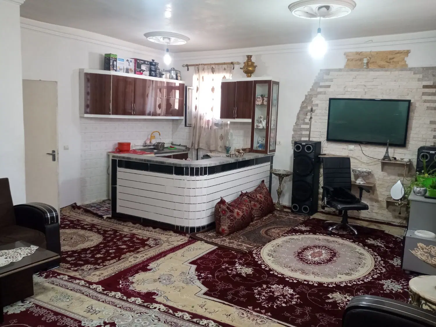خانه نقلی در داخل شهر