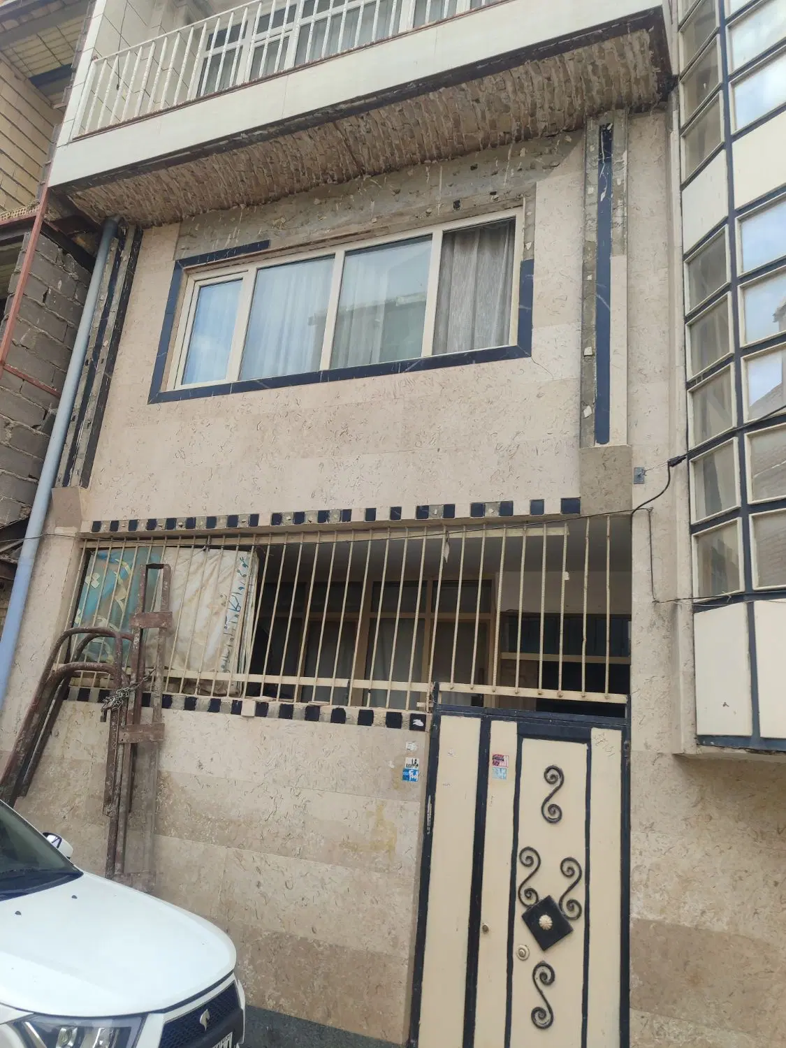 خانه طبقه همکف و طبقع یک