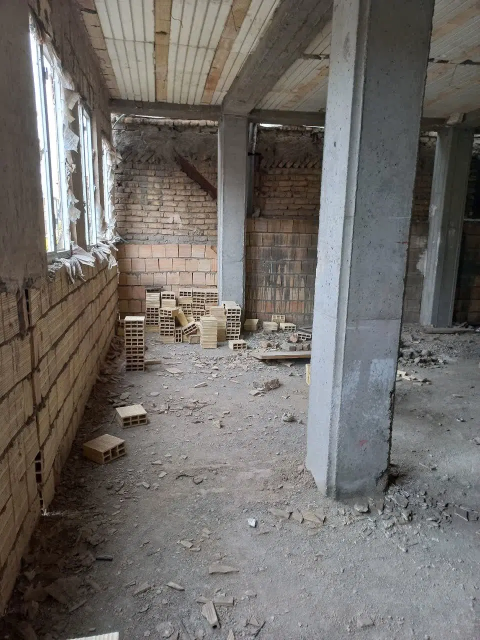 منزل نیمه کاره