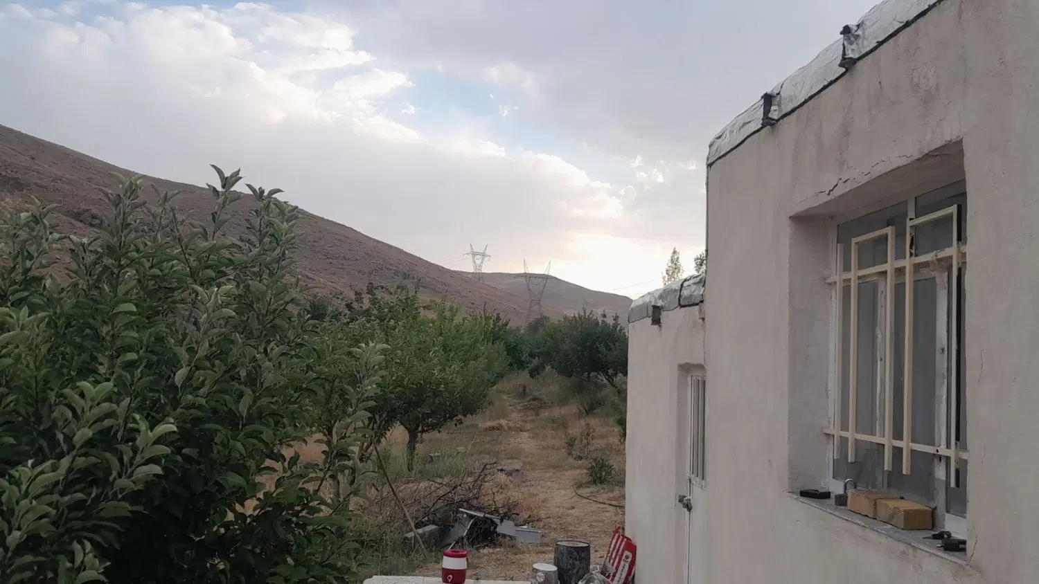 باغ ۶۰۰۰متری با سهمیه آب چشمه