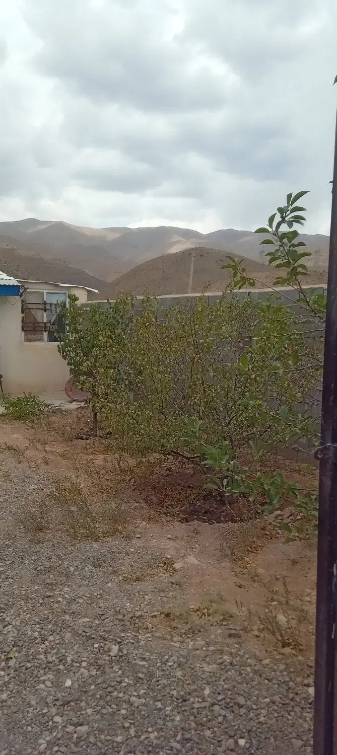۲۰۰ متر زمین ۴۰ متر بنا الحاق به بافت با سند