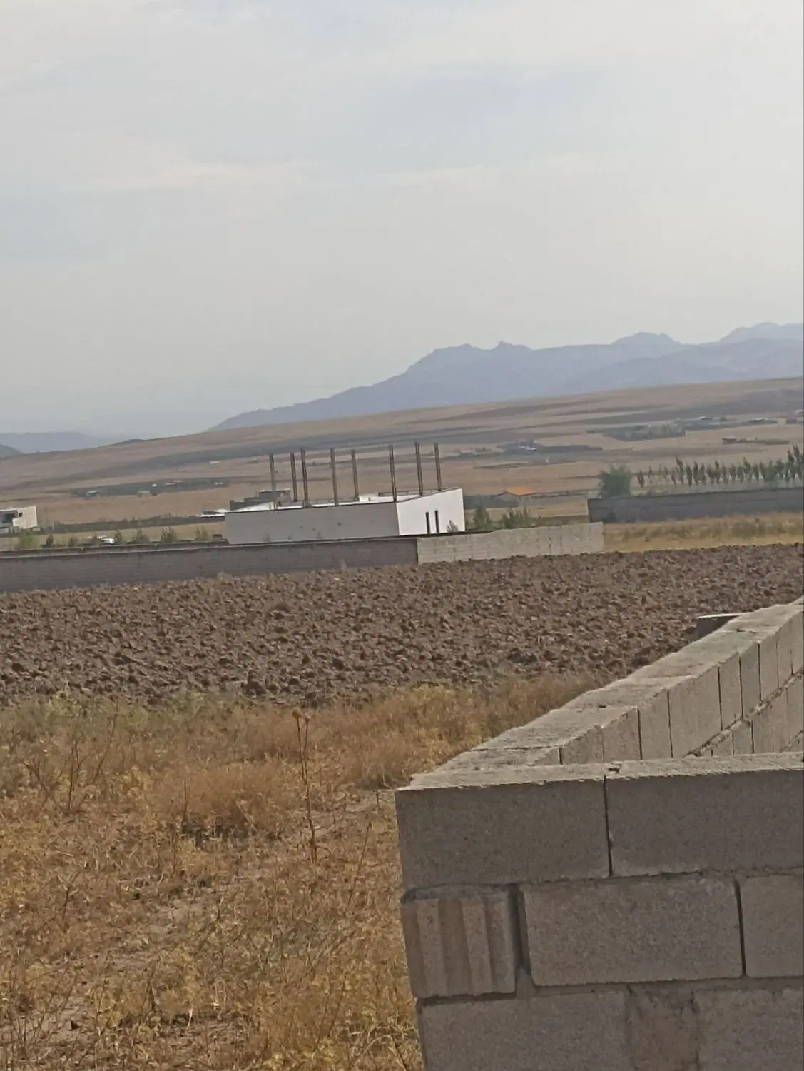 ۴۰۰ متر زمین ویلایی در روبروی چهار فصل اسپیران