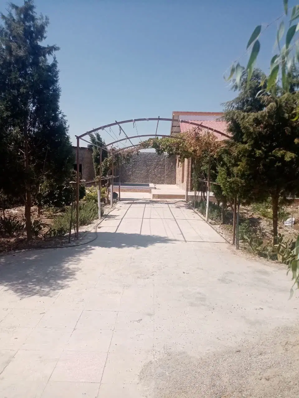 باغ ویلا زیبا و سرسبز
