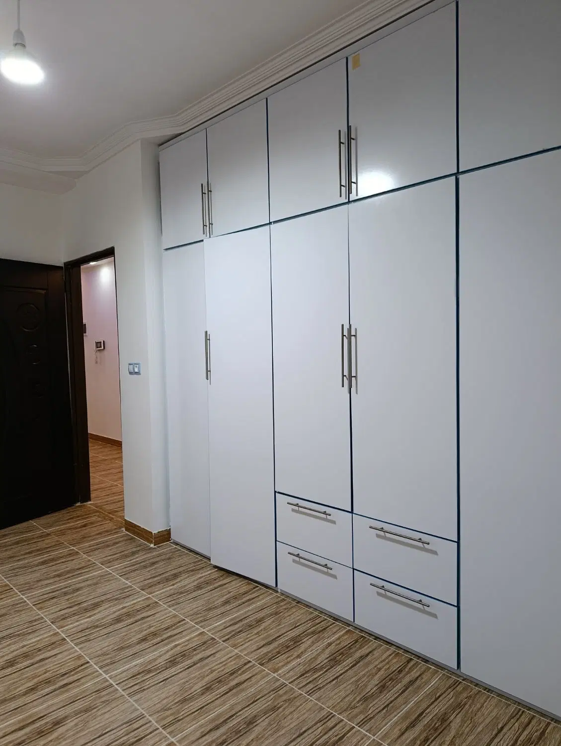 فروش واحد آپارتمان تنگک اول نزدیک خیابان اصلی