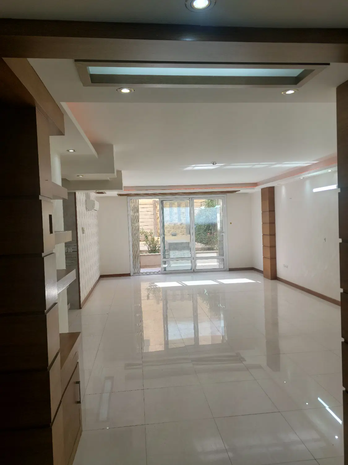 آپارتمان دو خوابه ۱۰۷متری ملک شهر(ابتدای رباط دوم)