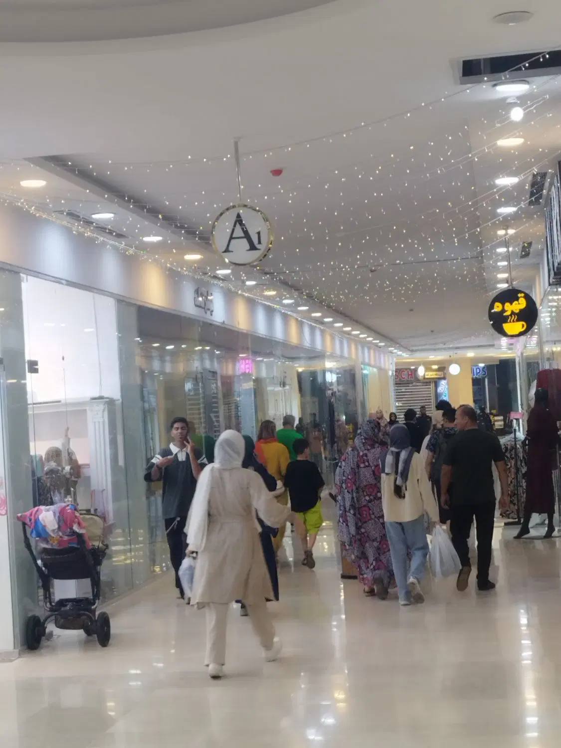 مغازه بهترین. لوکیشن مجتمع معراج. قشم