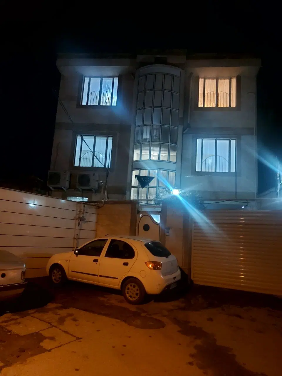 فروش ملک سه طبقه در قلب شهر