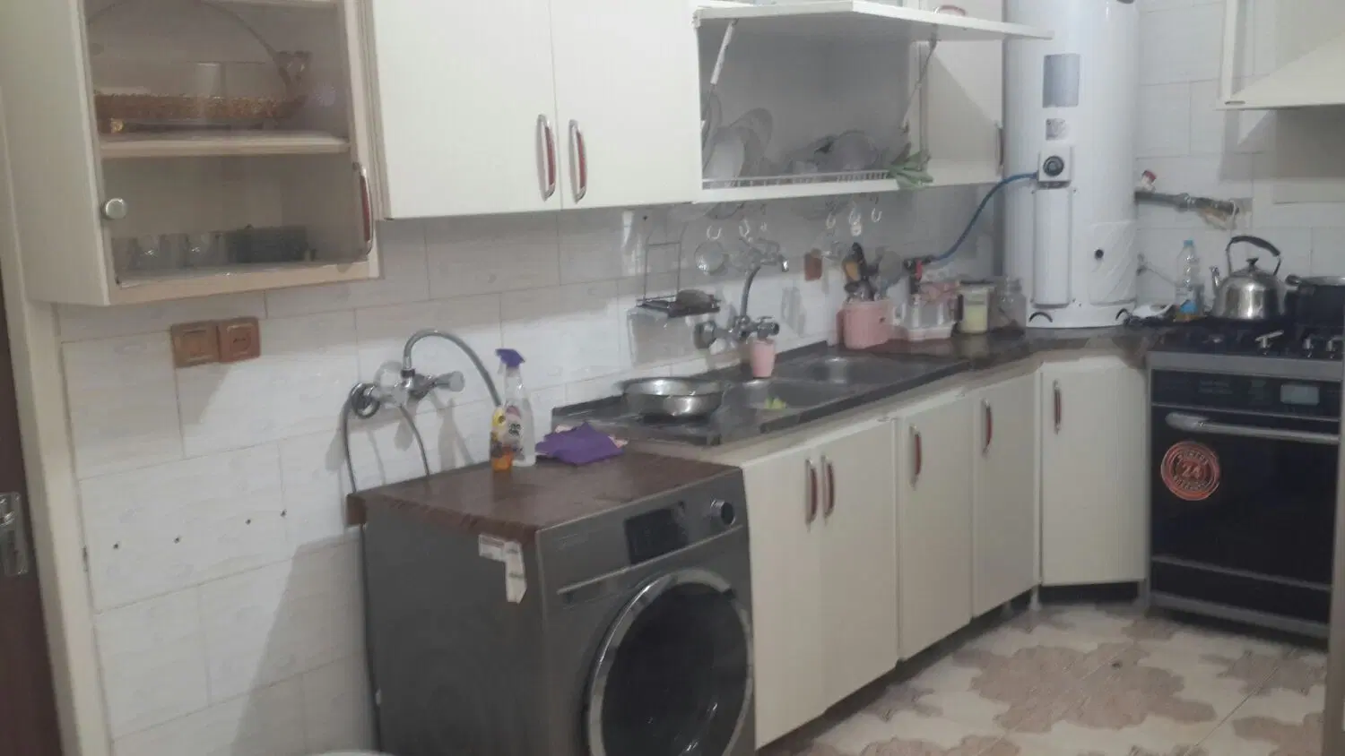 آپارتمان مسکونی تقاطع خ امیرکبیر و مطهری