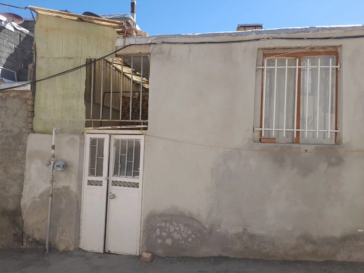 خانه فروشی توقولنامه ۵۰ زمینش۶۰متره نایسر گلشن۱۴