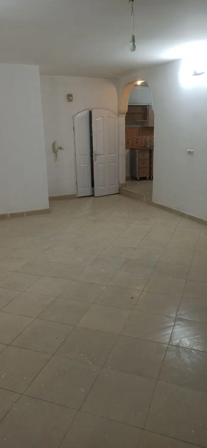 اجاره آپارتمان دو خوابه 75 متری طبقه همکف