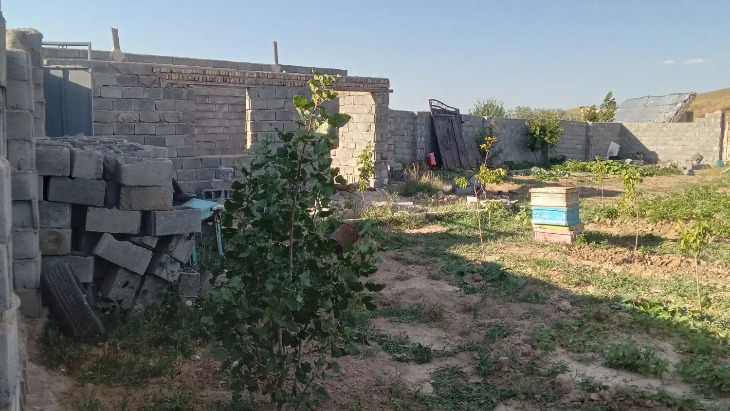 باغ در منطقه خوش اب هوایی بستان اباد