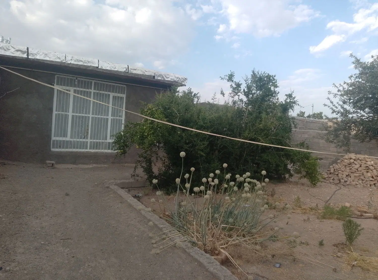 یک باب منزل مسکونی با تمامی امتیازدر روستای شورباز