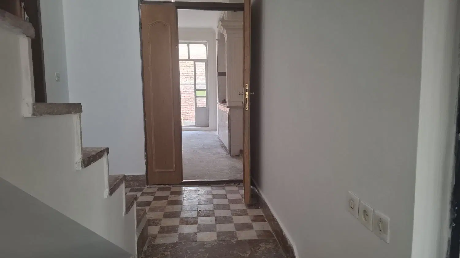 فروش خانه دربست ویلایی ۱۲۰ متری در شهرک ۱۳ ابان