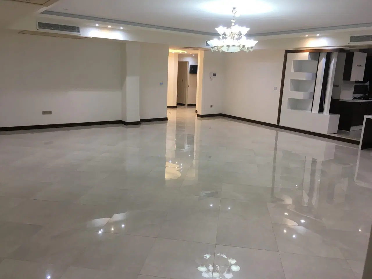 اپارتمان پشت پارک ازادگان
