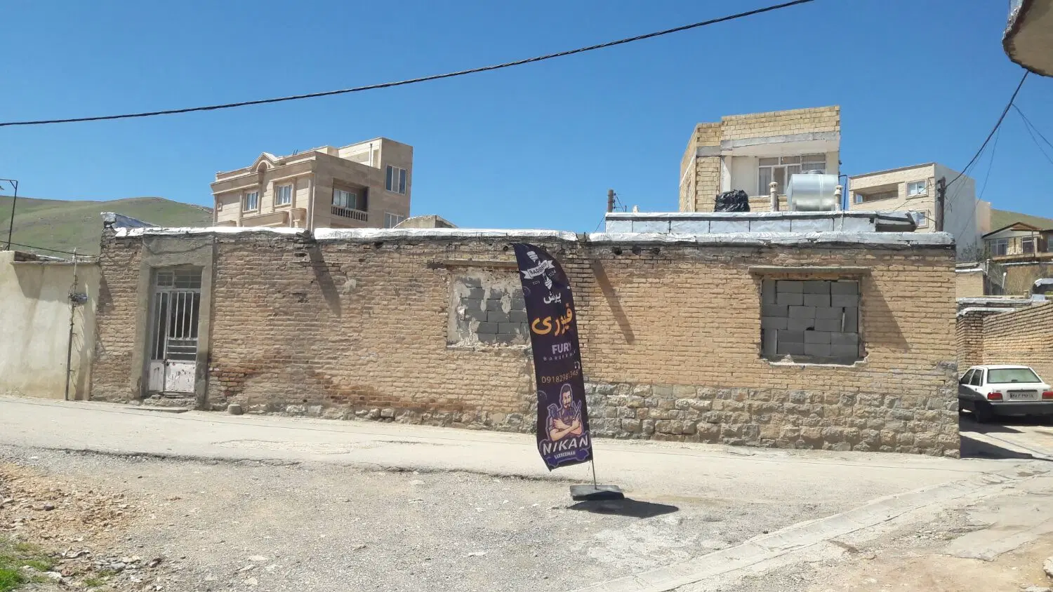 خانه کلنگی واقع در چشمه سفید
