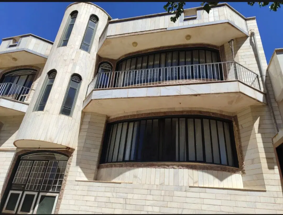فروش دو طبقه ساختمان ویلای