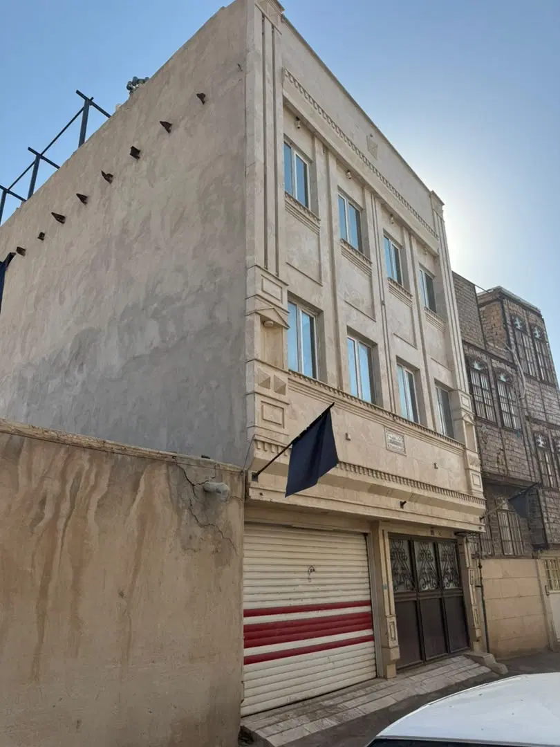 خانه جمکران سه طبقه با پارکینگ