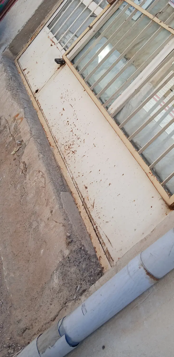 فروش خانه دو نبش همراه با مغازه