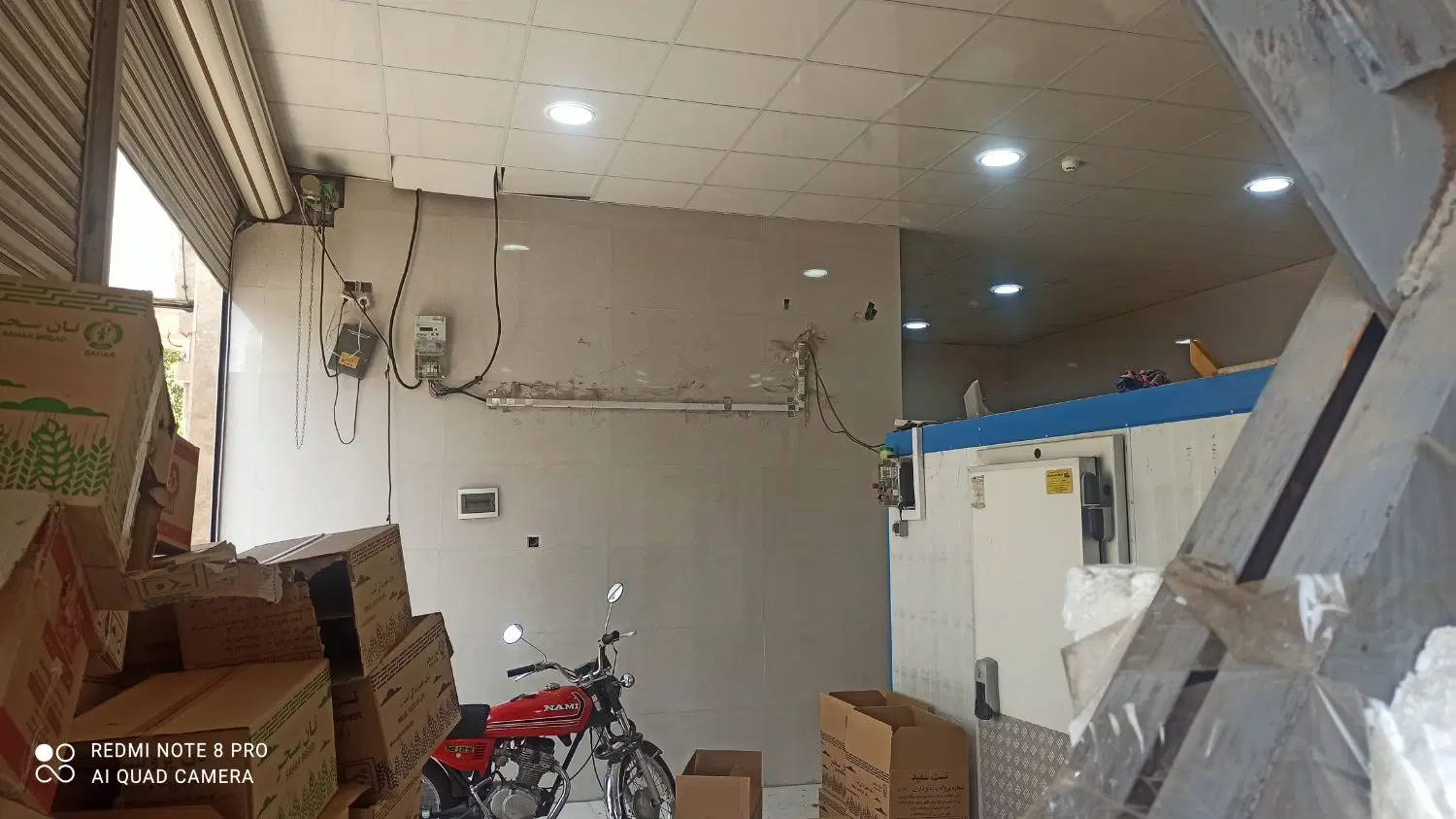 واحد تجاری ۱۴۰متری برخیابان عینی( ناصرخسرو)