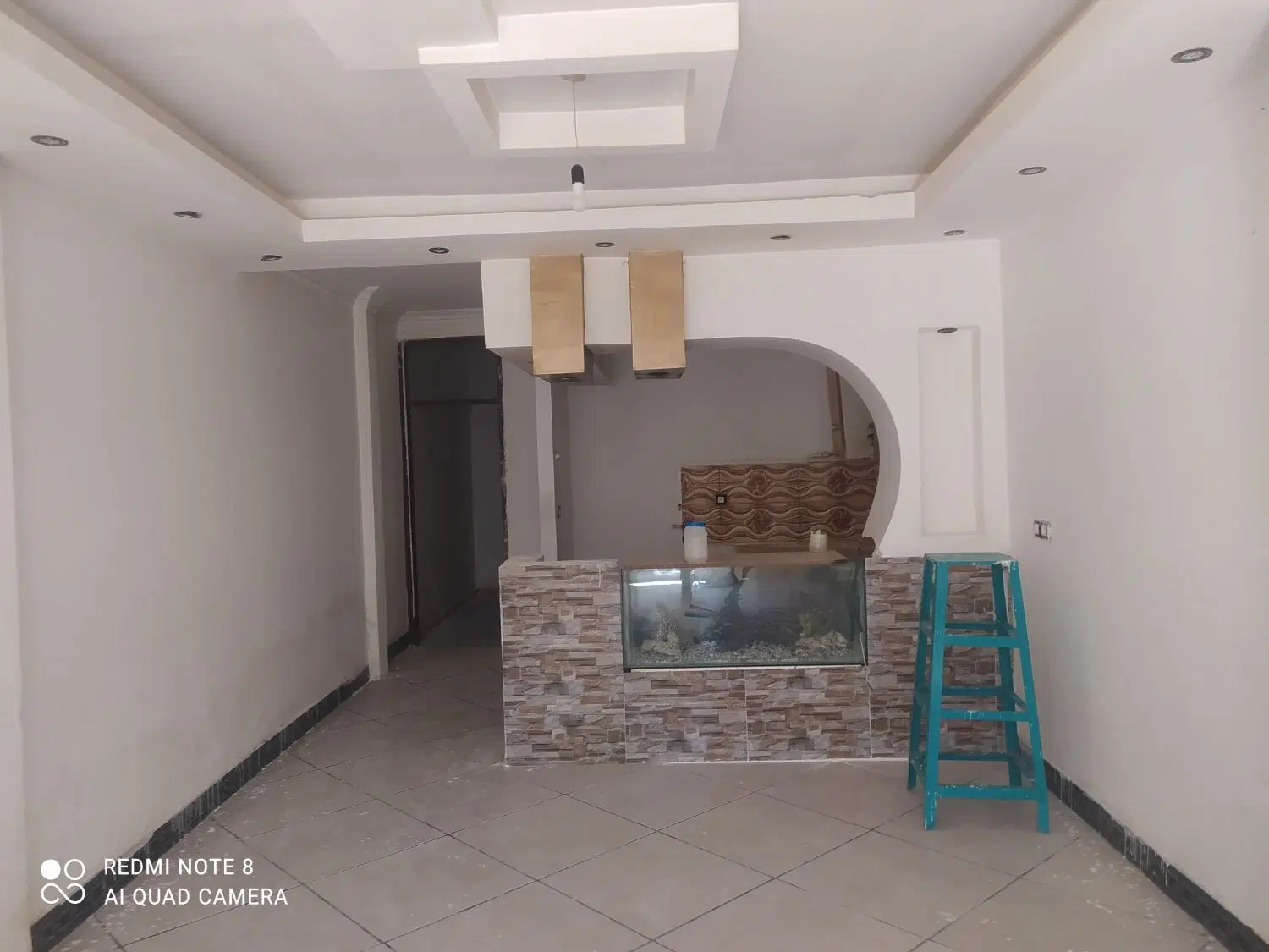 حیاط دربست همراه پارکینگ واقع درتوس97پشت درمانگاه