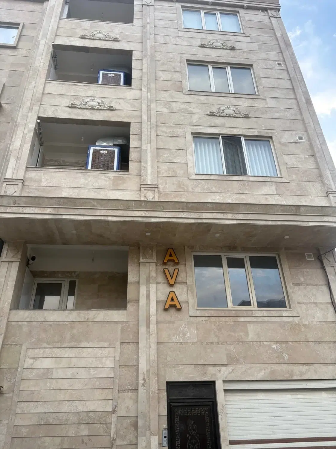 واحد ۸۰متری(۷۰متر خانه+۱۰ متر تراس)شهرک احتشامیه