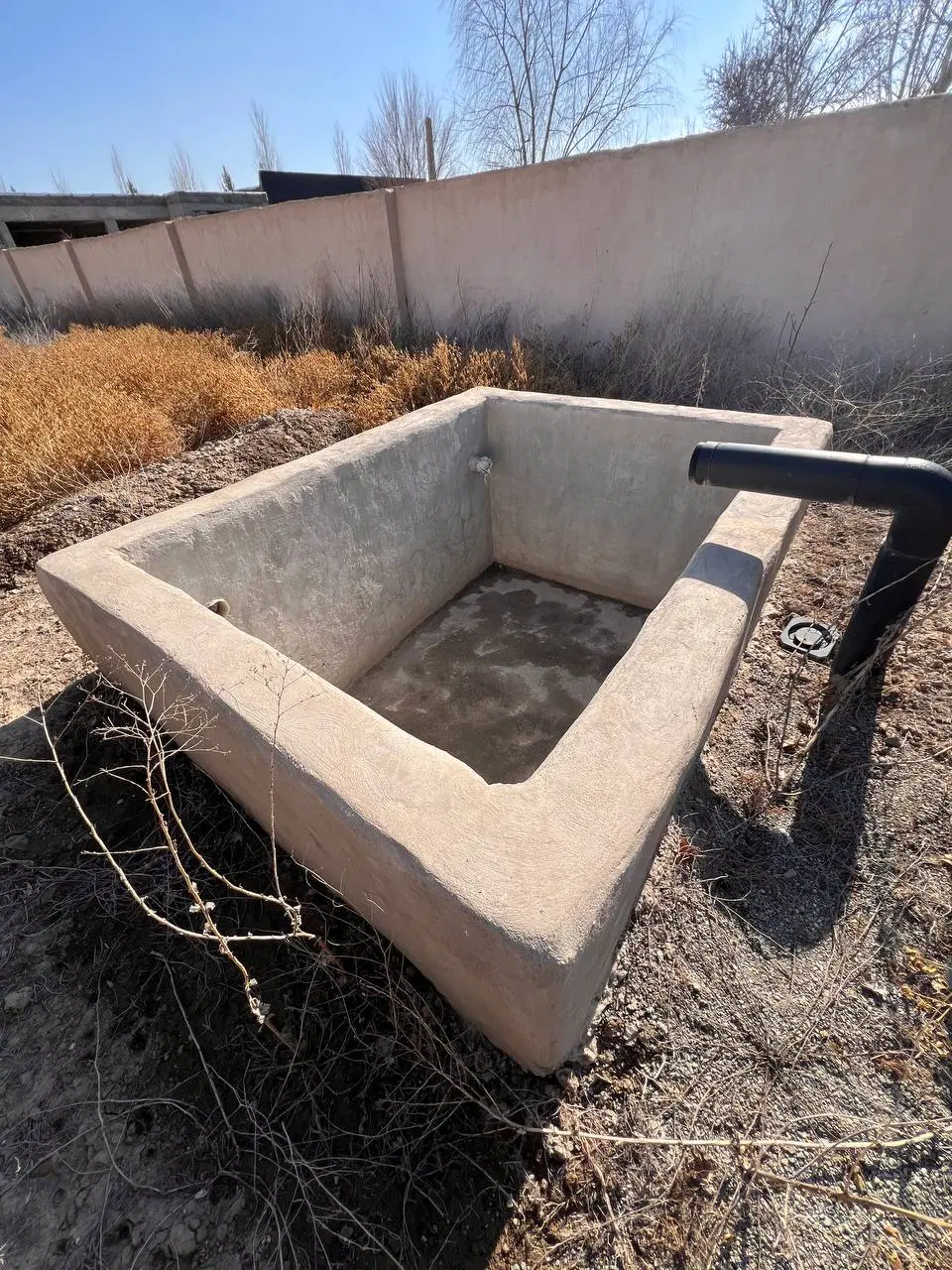 زمین ۴ دیواری ۵۷۰متری قوهه