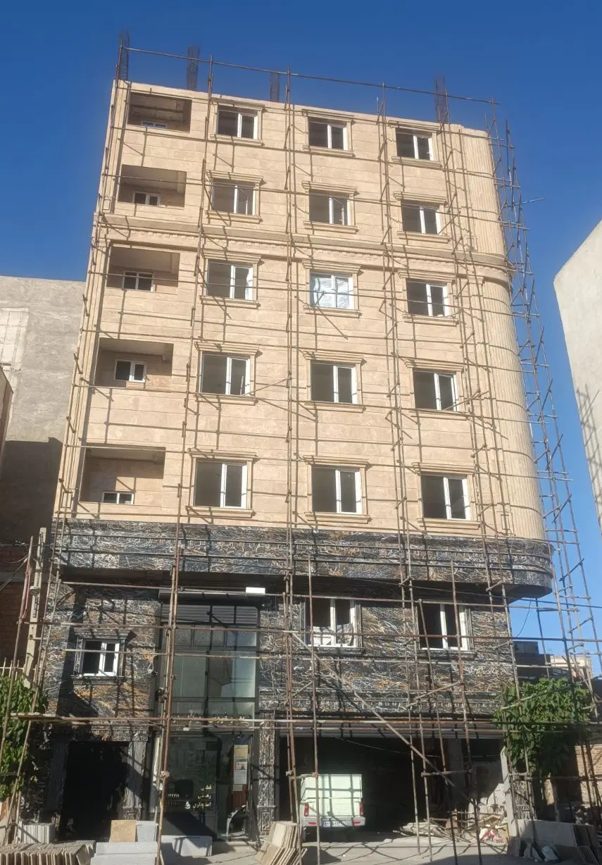واحد 92 متری میدان مادر . خیابان کریمی