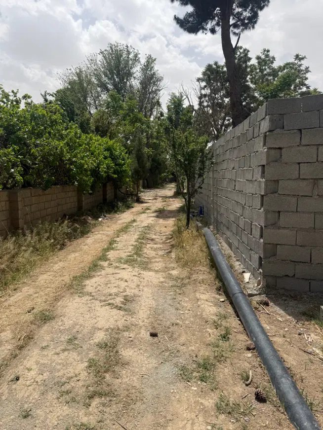 زمین چهار دیواری