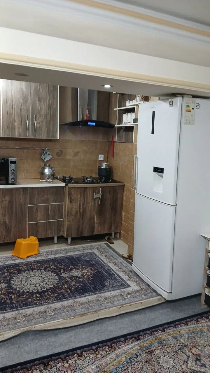 واحد ۶۰متری با آسانسور