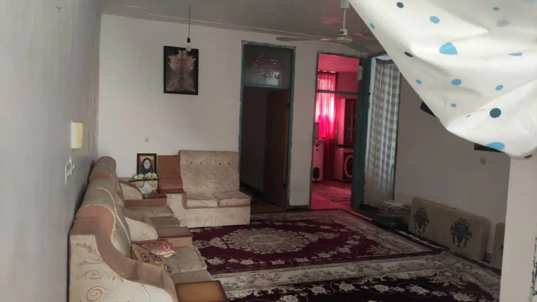 فروش منزل قدیم ساخت مسکونی در ۳۰ متری خیابان اصلی
