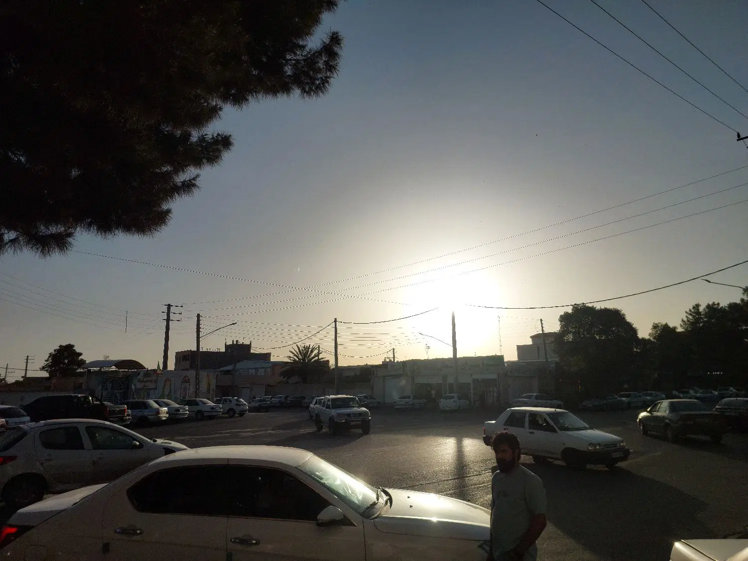 اجاره ۵ دهنه مغازه یکجا نبش چهاراه مقداد (۳ نبش)