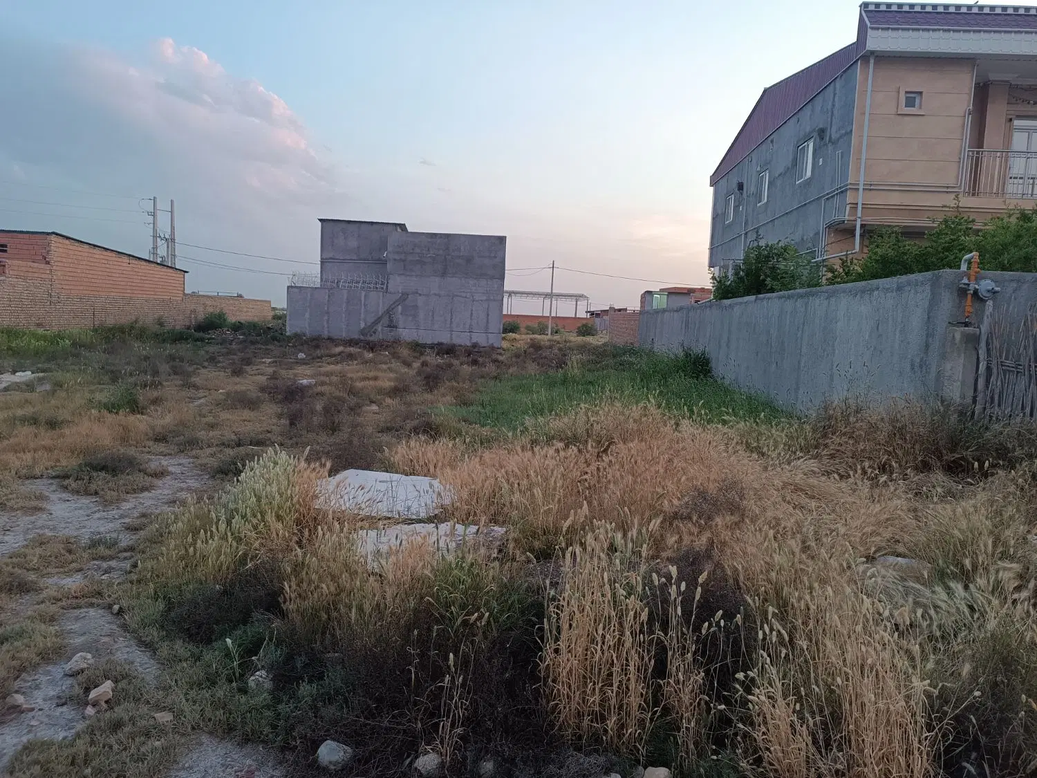 زمین مسکونی