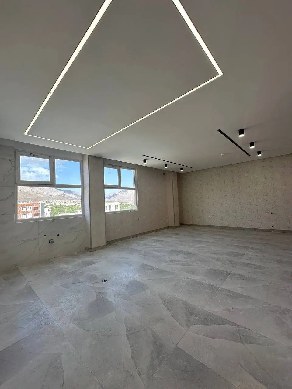 فروش فوری اپارتمان ۱۱۵ متری تاپ لوکیشن تپه زونی
