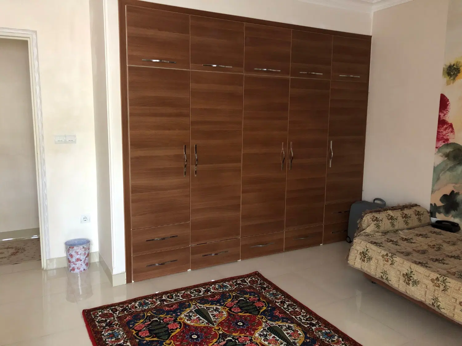 آپارتمان200متری،3خوابه2پارکینگه فول در حاجی آباد