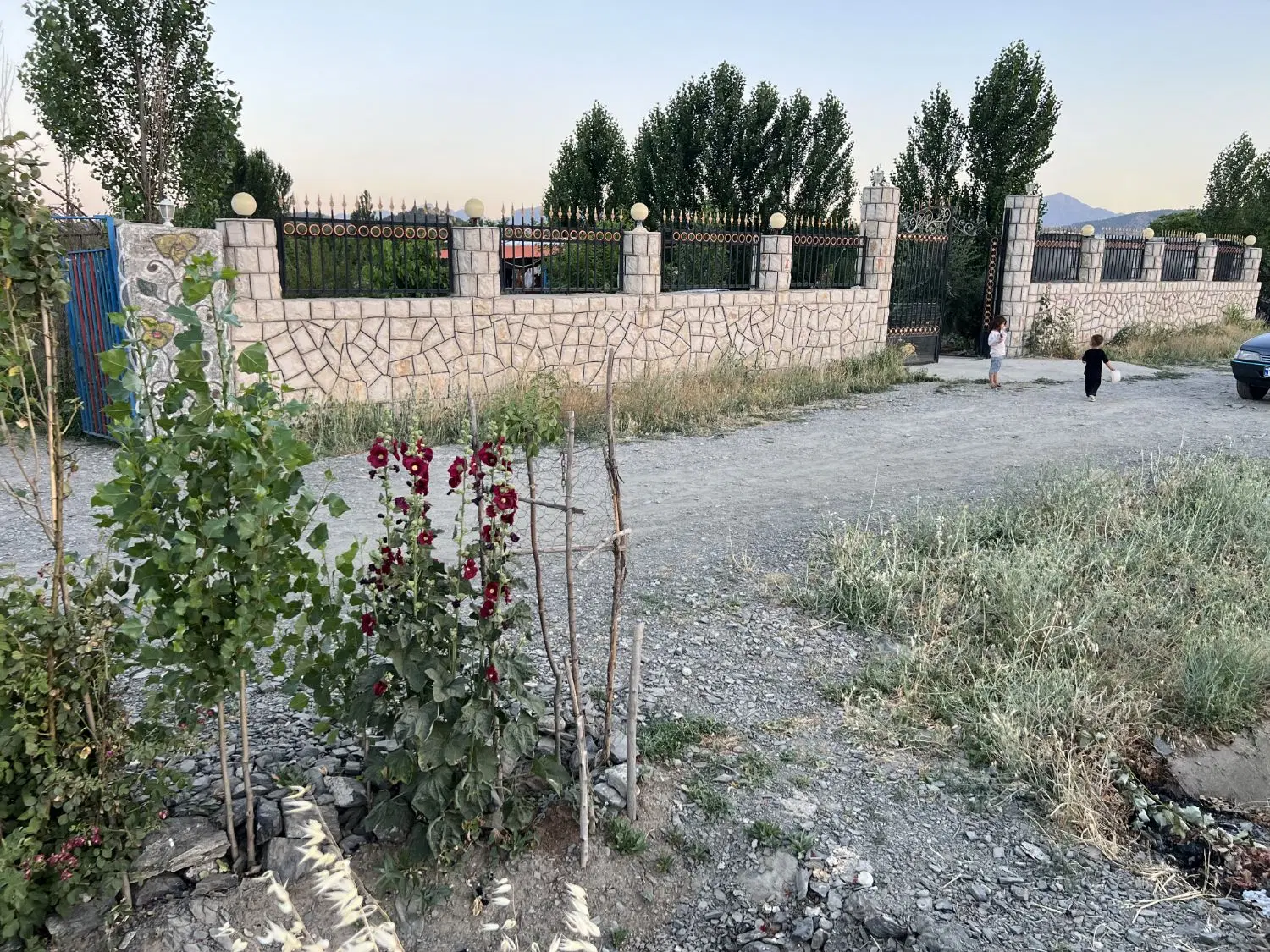 ویلای سند ثبتی بروی جاده اصلی ب طرف ریخلان