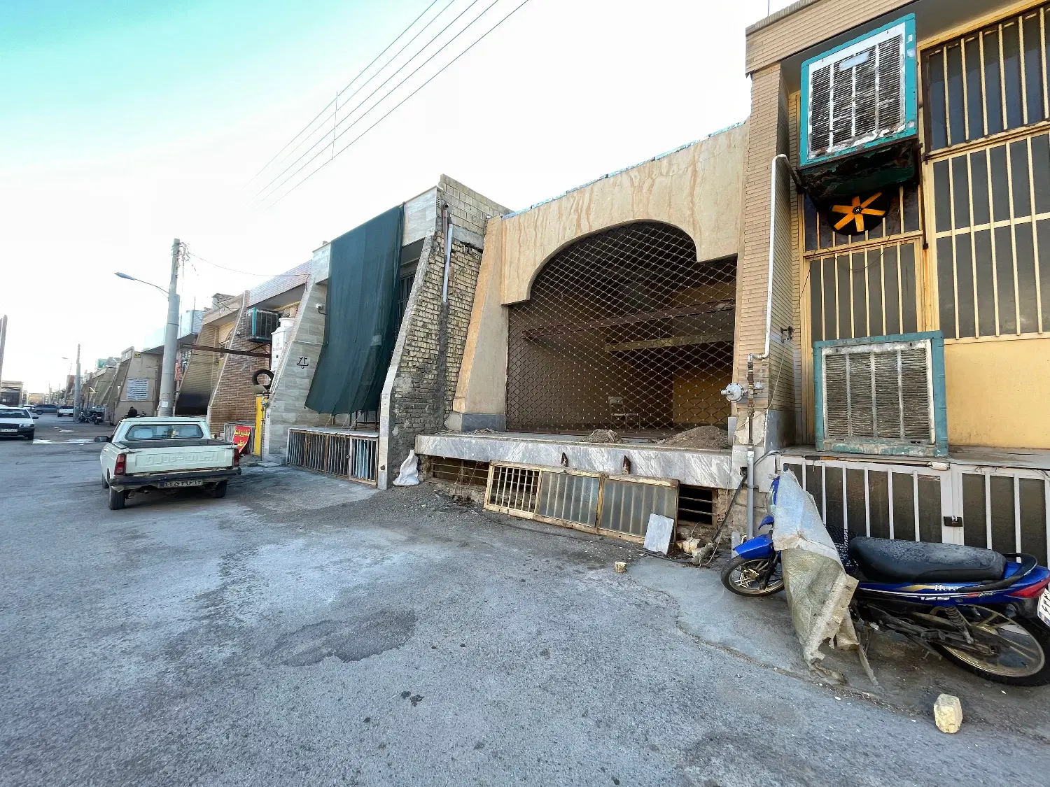 کارگاه واقع در فاز 5 عطاءالملک _ شاهپور جدید