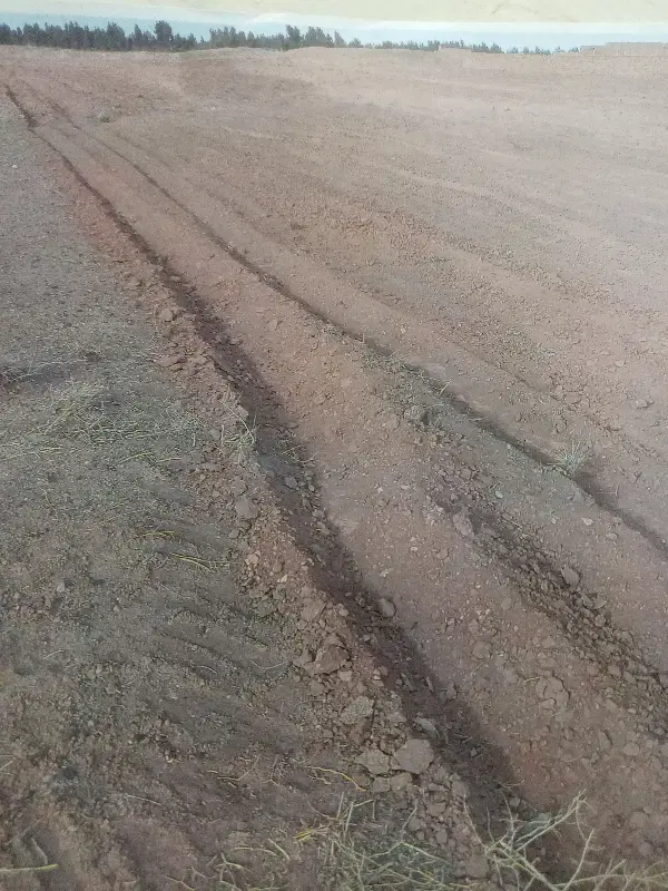 قظعه زمین  به مساحت  ۳۲ هزار متر