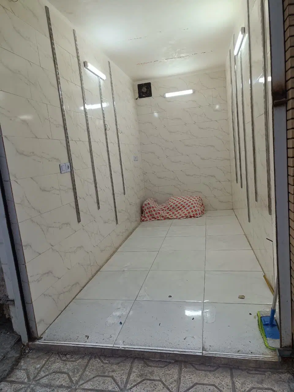 مغازه ۹ متری