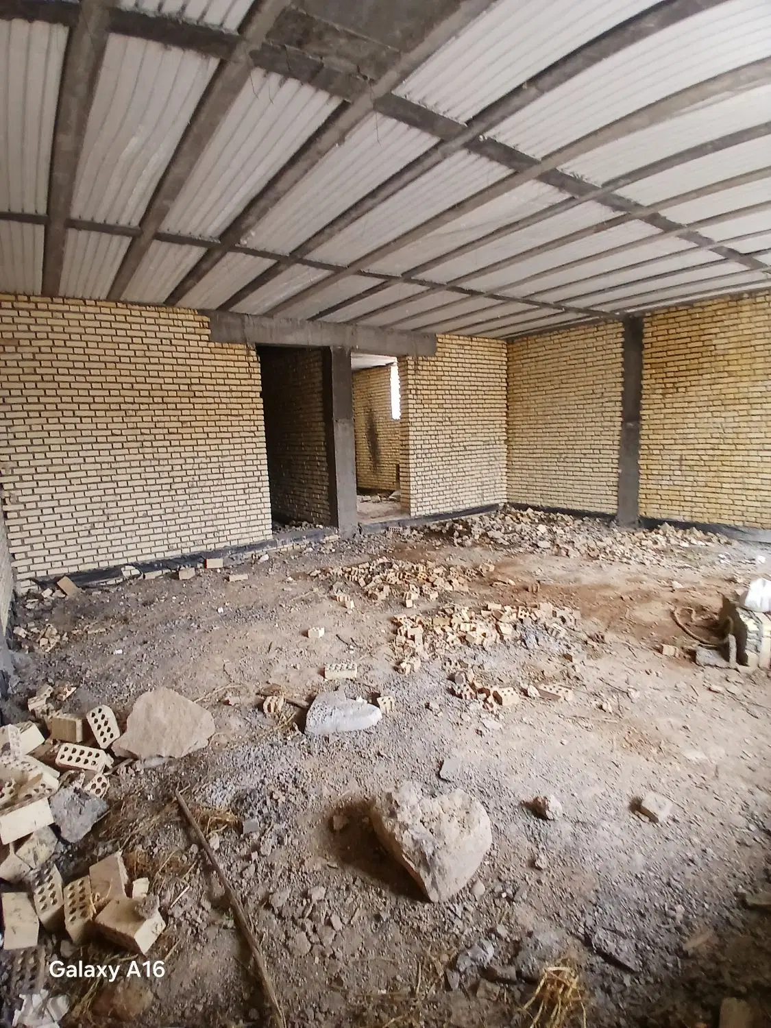 منزل مسکونی نیمه ساخته گلالک