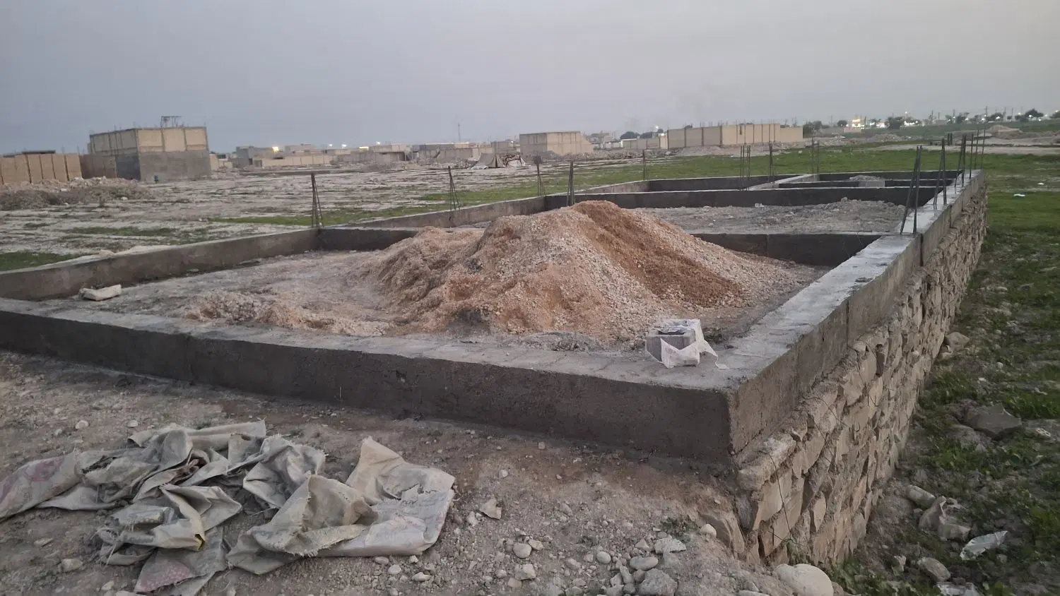 خونه نیمه کاره