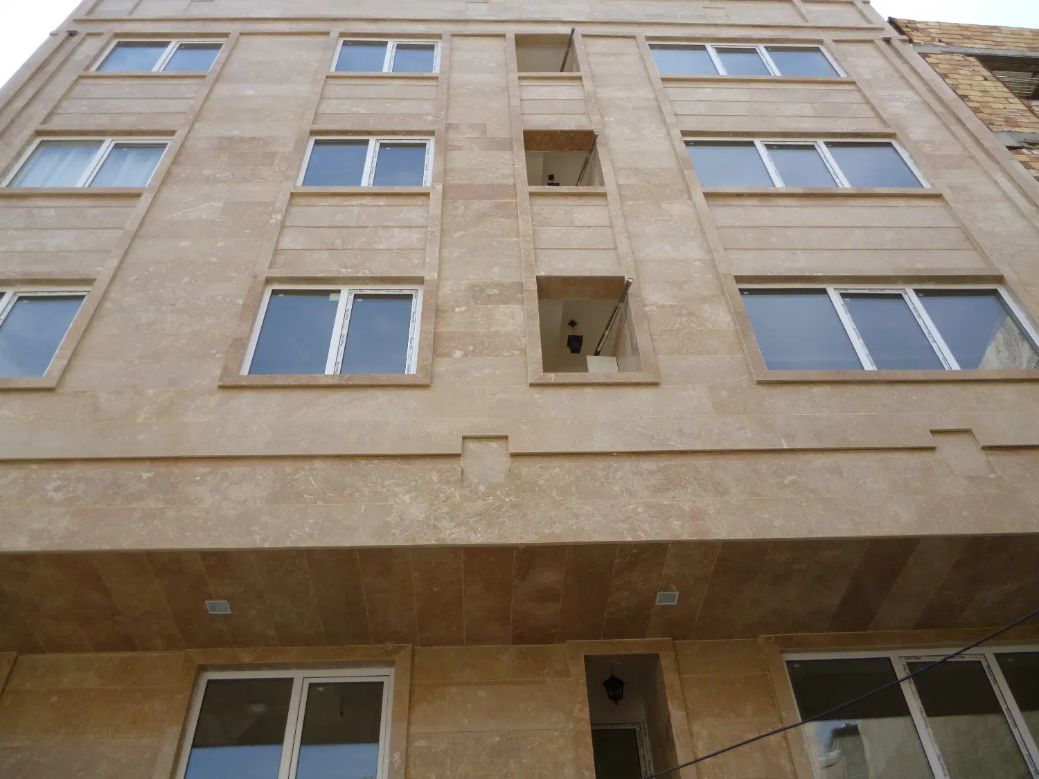 مسکونی75متری2خواب+پارکینگ+اسانسور+انباری*نوساز
